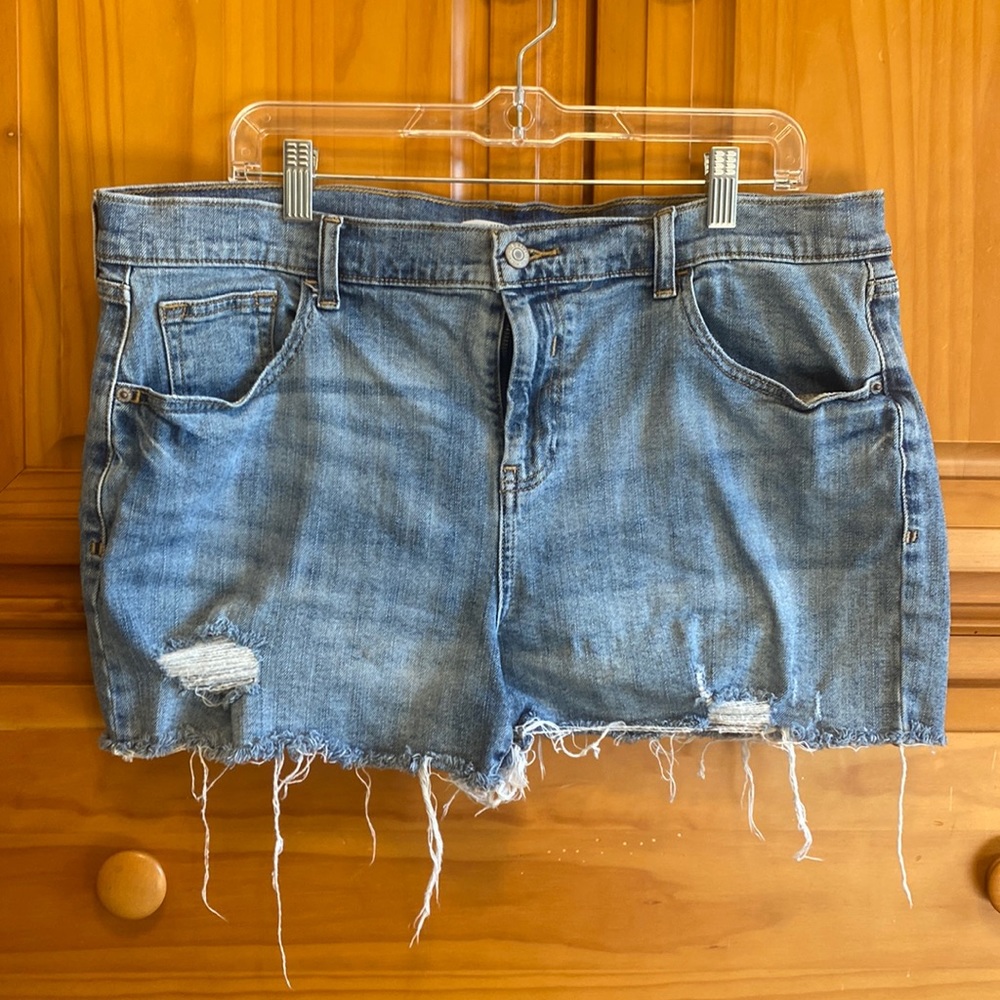 Old Navy Boyfriend Style Jean Shorts Size 16
